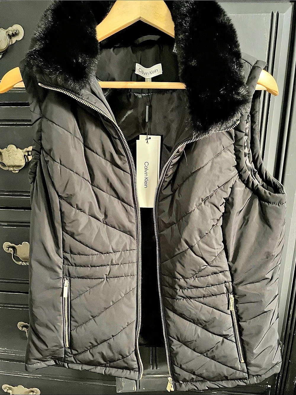 Calvin Klein Faux Fur Collar Chevron Quilted Puffer Vest Black Medium
